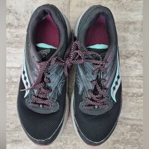 Saucony Women's Black and Gray Sneakers